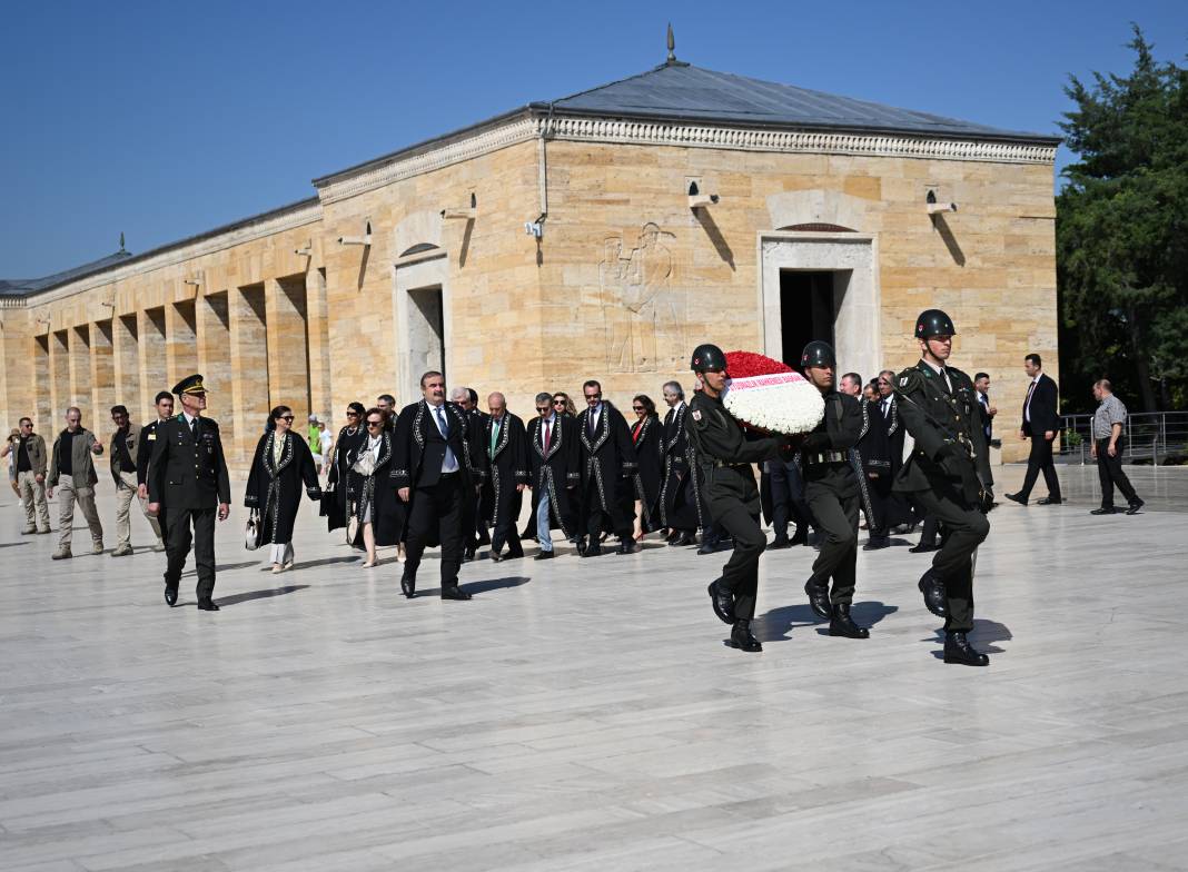 Uyuşmazlık Mahkemesi Başkanlığı heyeti Anıtkabir'i ziyaret etti 13